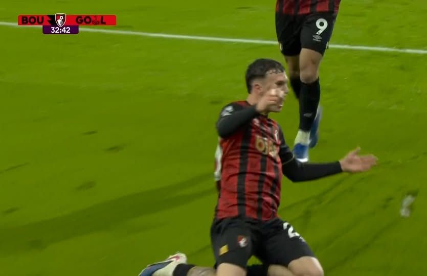 بورنموث ضد ليفربول.. فيرجيل فان دايك يتسبب في استقبال ليفربول لهدفين أمام بورنموث في الدوري الإنجليزي الممتاز - الخليج الان