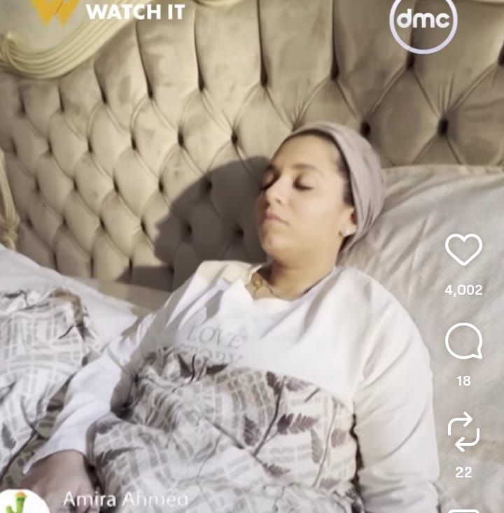 مسلسل لعبة وقلبت بجد الحلقة 14.. رحمة أحمد تتاجر بمرضها من أجل الشهرة - الخليج الان