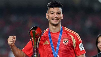 هل يرحل أشرف داري؟ كواليس الأزمة المثيرة بين المدافع المغربي وإدارة الأهلي - الخليج الان