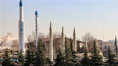 بدعم صيني روسي.. إيران تنفذ تحصيناً استراتيجياً يكسر الهيمنة الجوية الأمريكية والإسرائيلية - الخليج الان