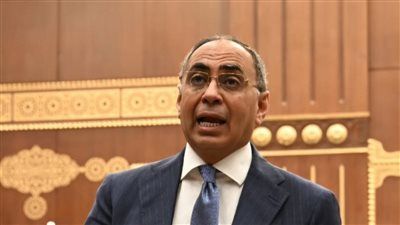 د.هاني سري الدين يكشف برنامجه الانتخابي ويؤكد: التزمنا في البرنامج الانتخابي أنه خلال أول 6-9 أشهر حال فوزي سيتم سداد الأجور والمرتبات من خلالي ومن متبرعين - الخليج الان