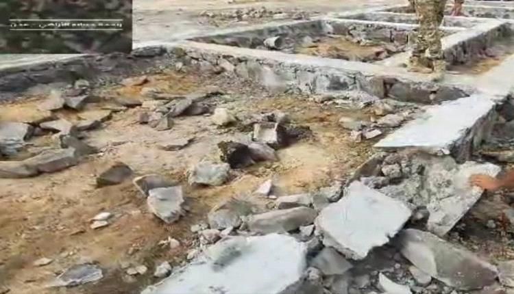 عدن.. إزالة بناء عشوائي على أرض المؤسسة الاقتصادية ضمن حملة لوحدة حماية الأراضي بالبريقة