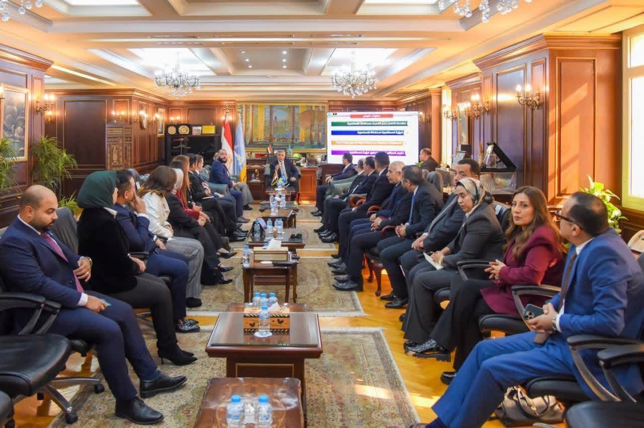 النائبة نشوى الشريف تلتقي محافظ الإسكندرية لبحث مشكلات المواطنين ووضع حلول عاجلة - الخليج الان