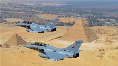 «النسور المصرية تتربع على عرش القائمة».. أقوى 10 جيوش من حيث القوة الجوية بالعالم - الخليج الان