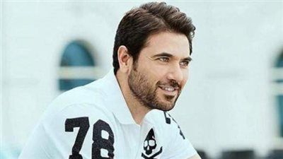 مساعدة احمد عز.. قصة زواج سري غامض قلب موازين المعادلة - الخليج الان