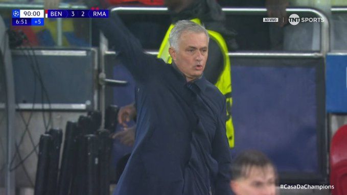 جوزيه مورينيو يفتح باب التاريخ.. قرار مفاجئ يتيح للحارس تروبين التقدم ويمنح بنفيكا بطاقة ملحق دور الـ16 - الخليج الان