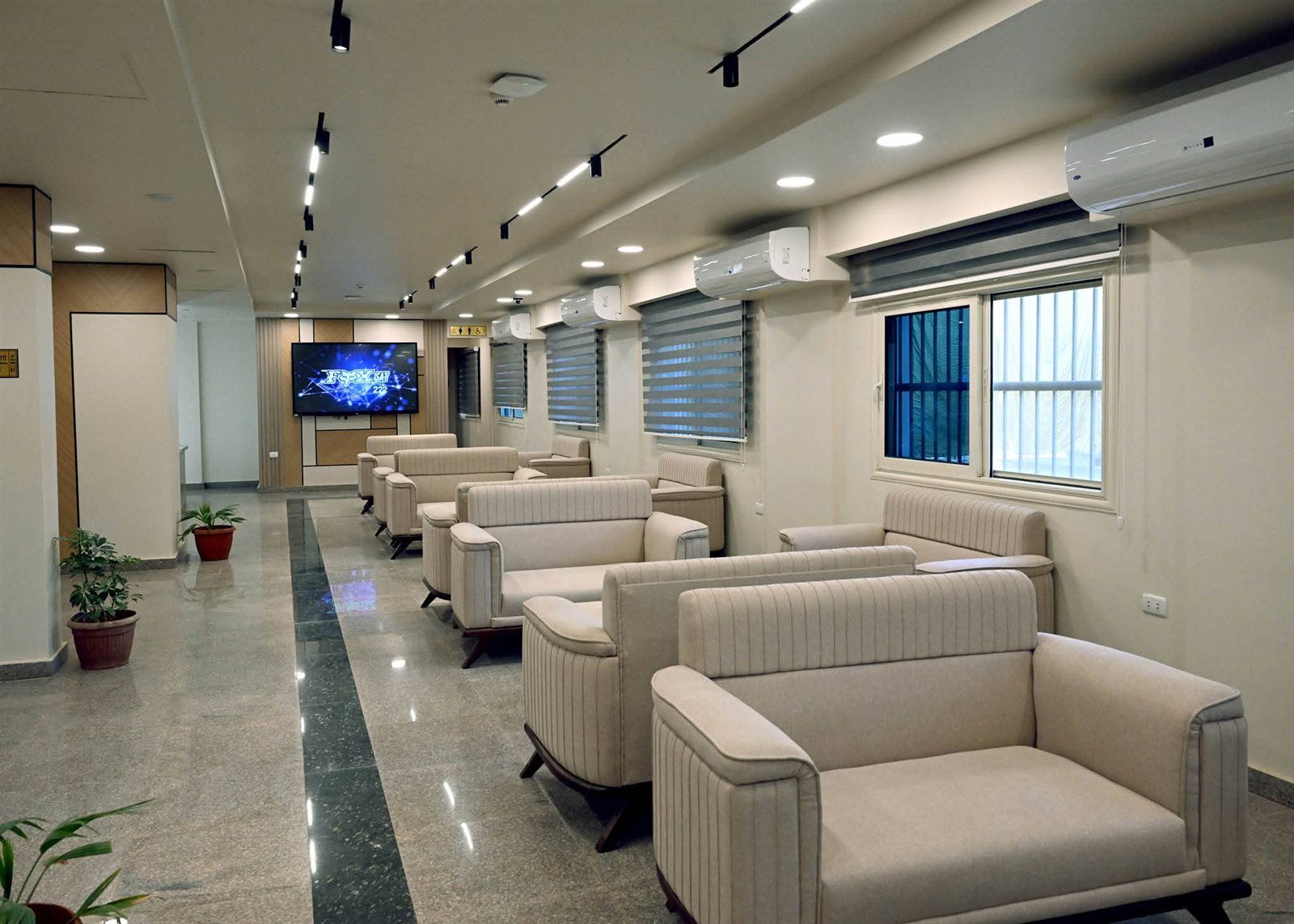 خلال زيارته اليوم للمحافظة.. رئيس الوزراء يفتتح أول فنادق جامعة المنيا - الخليج الان