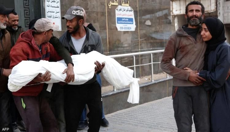 قصف إسرائيلي يقتل عائلة كاملة داخل خيمتها في خانيونس