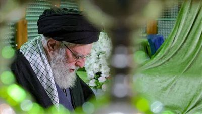 «ستشعل المنطقة».. خامنئي يحذر واشنطن من شن هجوم ضد إيران - الخليج الان