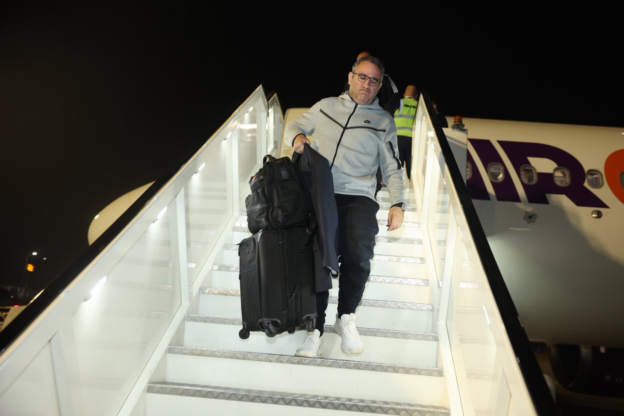 بالصور.. بعثة الأهلي تصل مطار القاهرة بعد التعادل مع يانج أفريكانز ويبدأ التحدي المحلي - الخليج الان