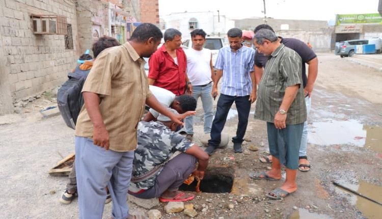 خورمكسر تدشن حملة شاملة لتصفية شبكات الصرف الصحي في أحياء المديرية