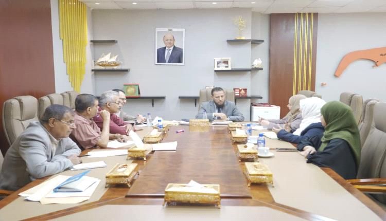 خطوة نحو الشفافية والمساءلة.. اجتماع بعدن يعزز عمل لجنة التحقيق في الانتهاكات