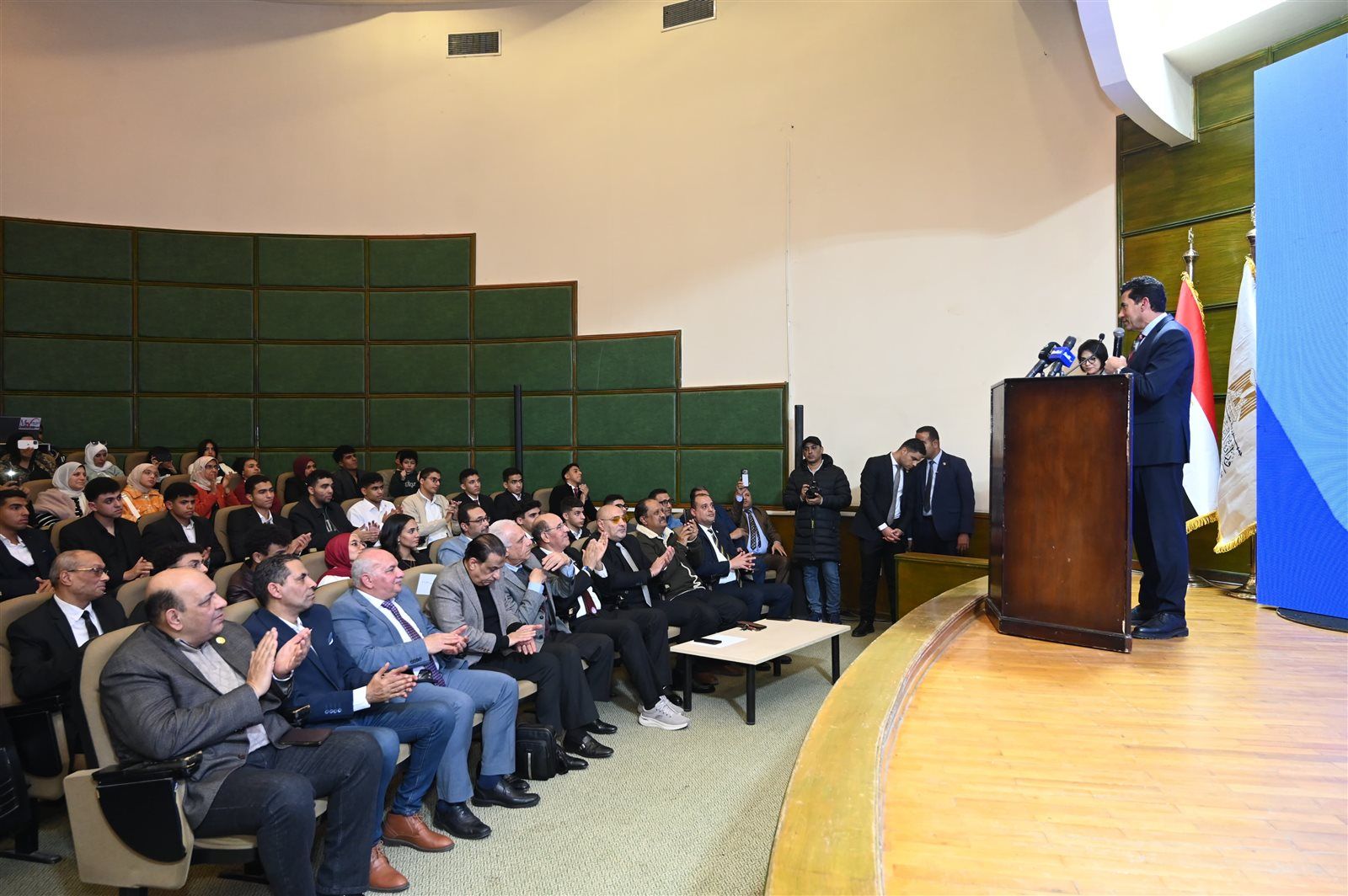 تكريم أبطال المنتخبات بعد إنجازات التضامن الإسلامي وبطولات العالم - الخليج الان