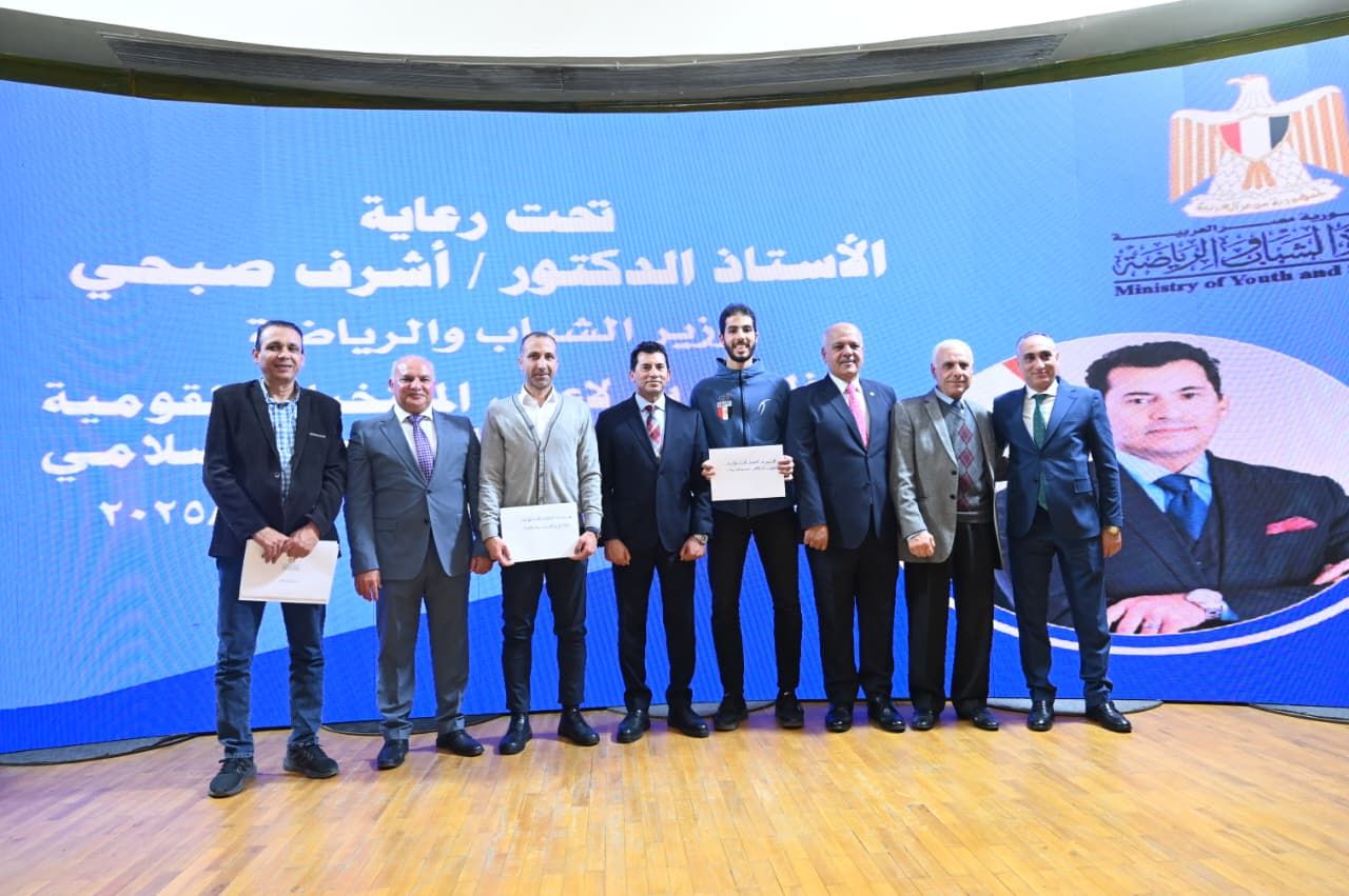 تكريم أبطال المنتخبات بعد إنجازات التضامن الإسلامي وبطولات العالم - الخليج الان