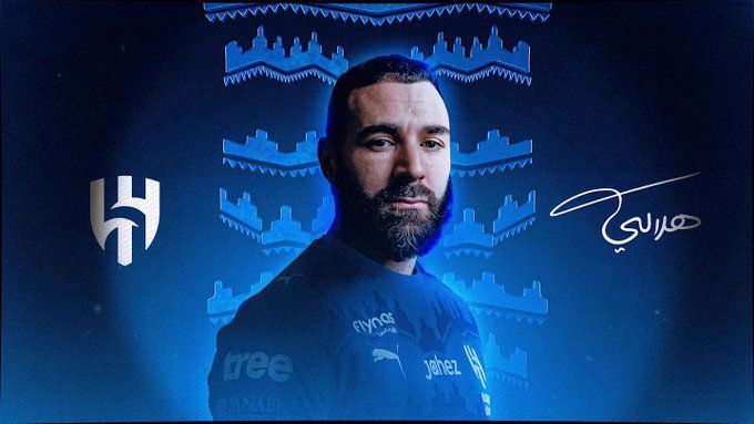 الهلال السعودي يعلن تعاقده مع كريم بنزيما قادماً من نادي الاتحاد - الخليج الان