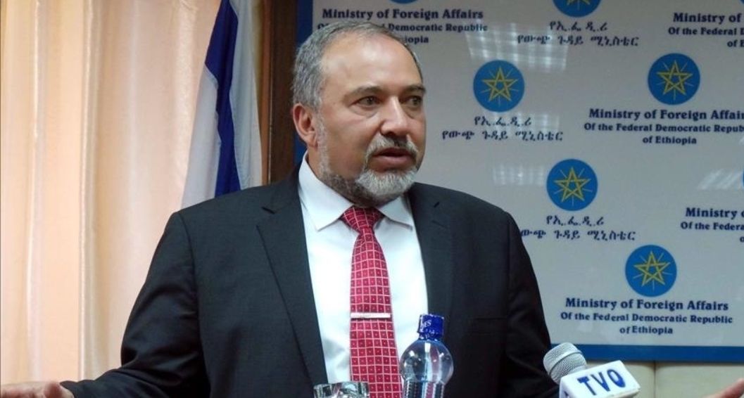 «رعب في تل أبيب».. وزير الدفاع الإسرائيلي الأسبق: جهزوا الملاجئ واستعدوا للحرب مع إيران - الخليج الان