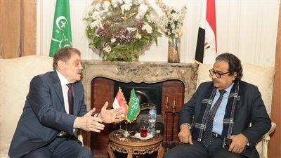 لتعزيز تعاون المعارضة.. فريد زهران رئيس الحزب المصري الديمقراطي يظور السيد البدوي رئيس حزب الوفد - الخليج الان