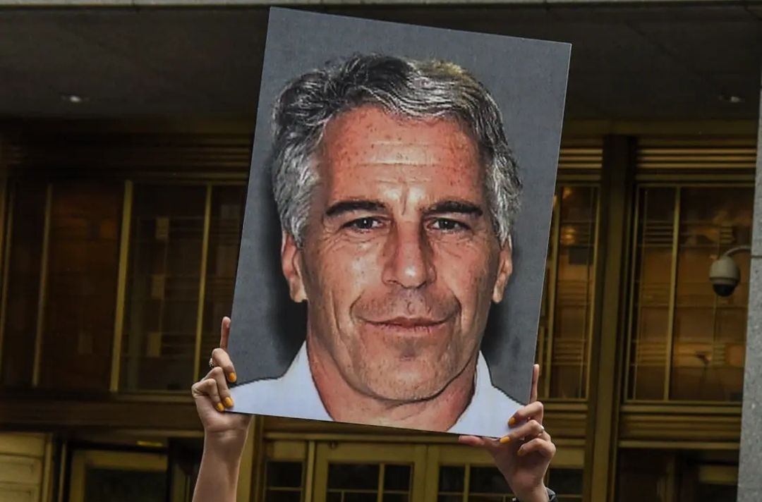 «كتب وصيته قبل انتحاره بـ 48 ساعة».. من هم ورثة جيفري إبستين؟ - الخليج الان