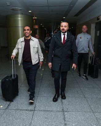 استقبال رسمي لبعثة الأهلي بالجزائر برئاسة النائب محمد الجارحي استعداداً لمواجهة شبيبة القبائل - الخليج الان