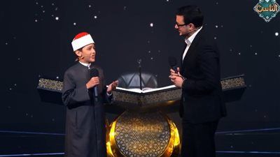 الجائزة 150 ألف جنيه.. عمر علي يفوز بجائزة الغصن الذهبي في الحلقة الاستثنائية من دولة التلاوة - الخليج الان