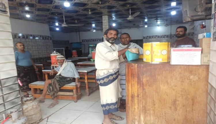 فريق ميداني لاجراء الفحص الطبي لباعة الاطعمة والحلويات بالحوطة