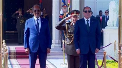 عاجل.. السيسي يستقبل الرئيس الصومالى حسن شيخ محمود بقصر الاتحادية - الخليج الان
