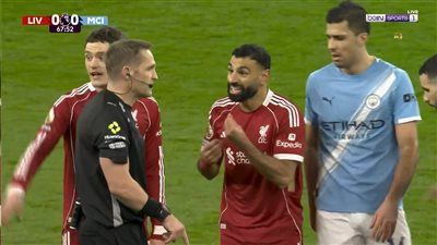 ليفربول.. قطع قميص محمد صلاح في مباراة ليفربول ومانشستر سيتي بـ الدوري الإنجليزي - الخليج الان