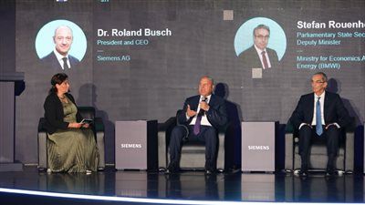 وزير الصناعة والنقل يستعرض مستقبل مصر الرقمي والبنية التحتية الحديثة خلال احتفال سيمنز - الخليج الان