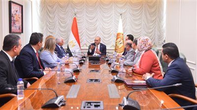 وزير العمل يوقّع بروتوكول تعاون مع الأكاديمية العربية لدعم الكوادر البشرية وتقديم منح دراسية تصل إلى 45% - الخليج الان