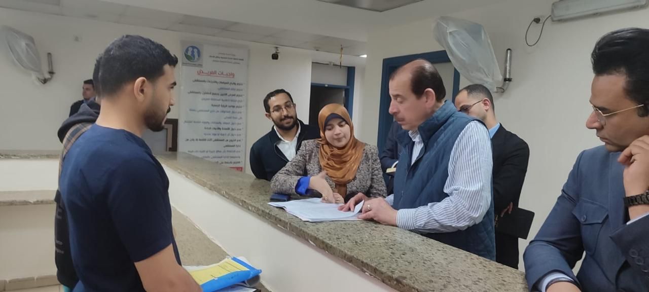 نائب وزير الصحة يجري جولة تفقدية للمنشآت الطبية بسوهاج ويوجه بتلافي السلبيات خلال أسبوع - الخليج الان