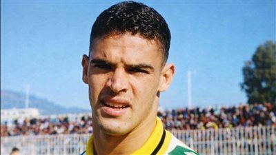 الجزائري حسين قاسمي.. قصة لاعب اشتعلت المدرجات فرحا بهدفه وهو يلفظ أنفاسه الأخيرة - الخليج الان