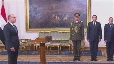 محمد فريد صالح يؤدى اليمين الدستورية وزيرا للاستثمار أمام الرئيس السيسى - الخليج الان