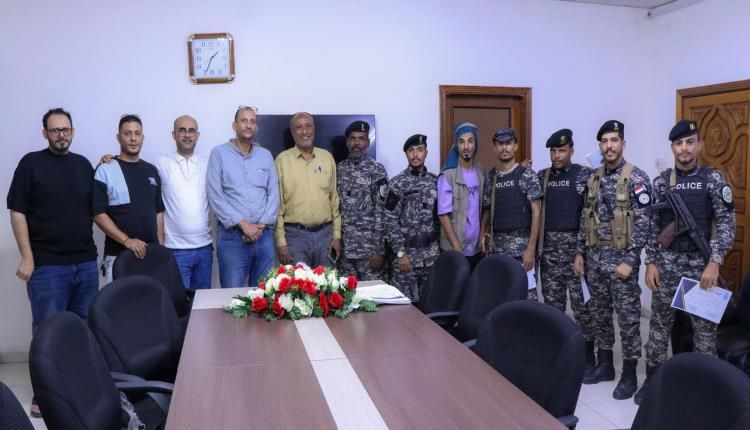 مؤسسة مياه عدن تكرم أفراد قوات حرس المنشآت نظير جهودهم في تأمين مبنى المؤسسة