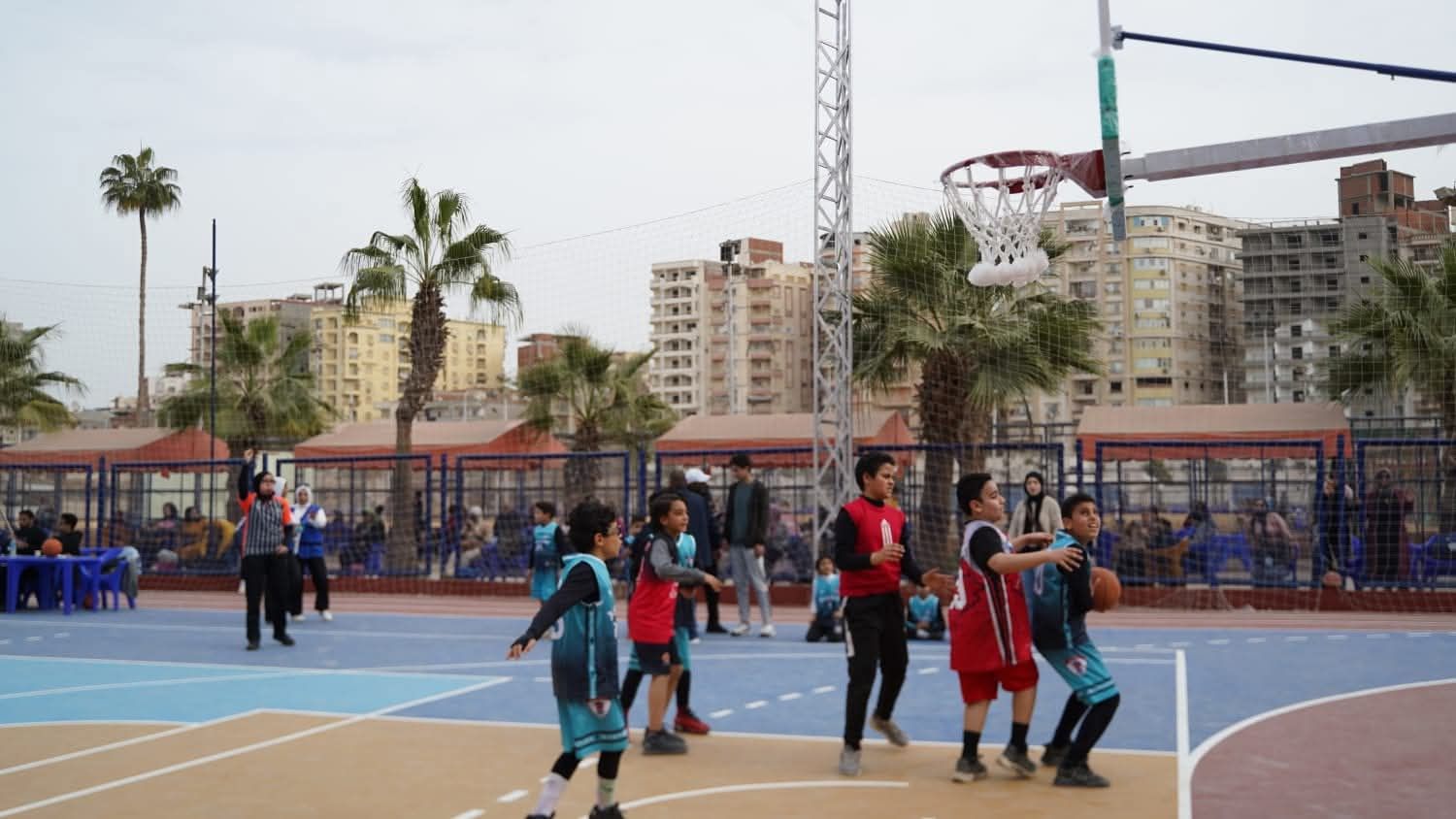 نيرة أنور وفتحي وأيمن يشهدون مهرجان براعم دلتا مصر لكرة السلة - الخليج الان