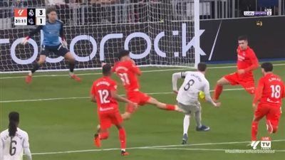 ريال مدريد.. فيديريكو فالفيردي يسجل الهدف الثالث لـ ريال مدريد في مرمى ريال سوسيداد بالدوري الإسباني - الخليج الان
