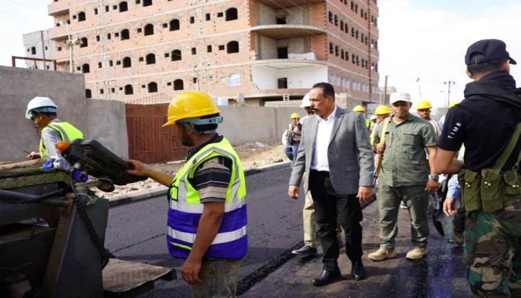 وزير الاشغال العامة والطرق يدشن انطلاق أعمال إسفلت طريق التقنية – إنماء