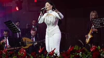 ديانا كرزون تتربع على عرش الرومانسية في ليلة الحب بعمان - الخليج الان