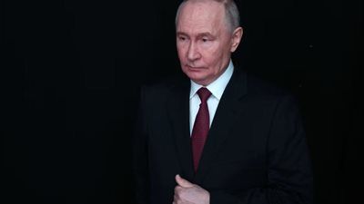 لغز الـ 1000 رسالة: لماذا تكرر اسم فلاديمير بوتين في مراسلات إبستين السرية؟ - الخليج الان