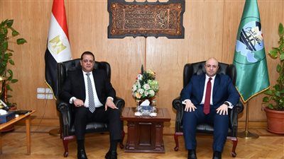 محافظ الفيوم يستقبل مدير الأمن للتهنئة بتجديد ثقة القيادة السياسية - الخليج الان