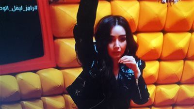 بهدلتوني وقليتوا قيمتي.. انهيار هنا الزاهد في برنامج رامز ليفل الوحش - الخليج الان