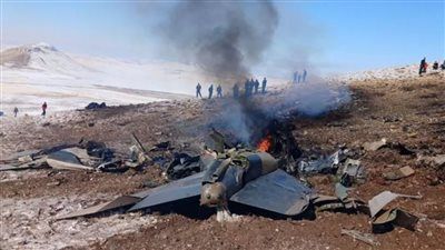 إيران.. مقتل طيار في تحطم طائرة مقاتلة أثناء مهمة تدريبية بغرب البلاد - الخليج الان