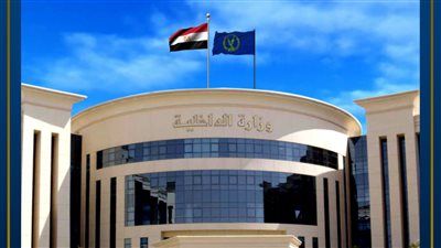 الداخلية تكشف ادعاء شخص سرقته بانتحال صفة شرطة.. والتحريات تكذّب الرواية - الخليج الان