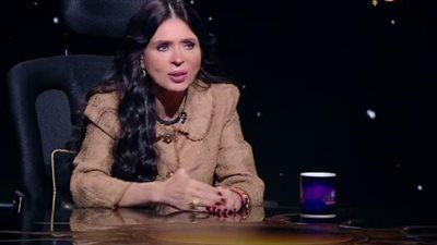 الرقص مش عيب وبقيت خبيرة في الرجالة.. أبرز تصريحات دينا في برنامج ورا الشمس - الخليج الان