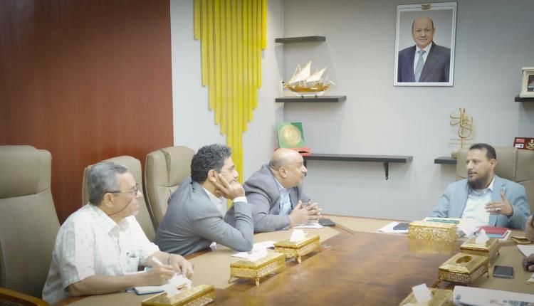 لمواجهة العشوائية وفي طريق الرقمنة.. إجراءات أمنية وخدمية مكثفة لتنظيم شوارع العاصمة عدن