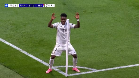 الريال ضد بنفيكا.. فينيسيوس جونيور يسجل الهدف الثاني لـ ريال مدريد في مرمى بنفيكا بدوري أبطال أوروبا - الخليج الان