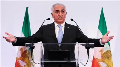 بهلوی يدعو الإيرانيين والقوات المسلحة للانحياز لتغيير النظام  ويطالب ترامب بحماية المدنيين - الخليج الان