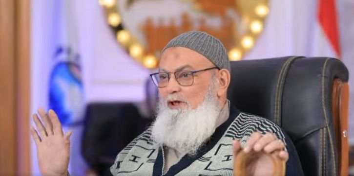 "في ضهر الشقيانين" يحقق حلم الحاج طارق ويهديه رحلة عمرة ولبس الإحرام - الخليج الان