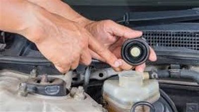 4 علامات تدل على ضعف فرامل السيارة.. والطريقة الصحيحة لتغيير الزيت - الخليج الان