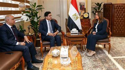 ضياء الدين دواد ونادر الداجن ينقلون مطالب المواطنين لوزيرة التنمية المحلية - الخليج الان