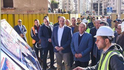 وزير النقل في زيارة تفقدية لاعتماد خطة تنفيذ مشروع تطوير ترام الرمل بالإسكندرية - الخليج الان